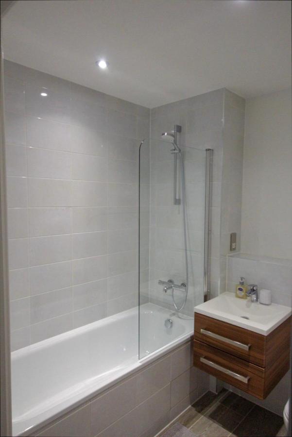 Modern 2 Bed Apartment With Central Location เบอร์มิงแฮม ภายนอก รูปภาพ